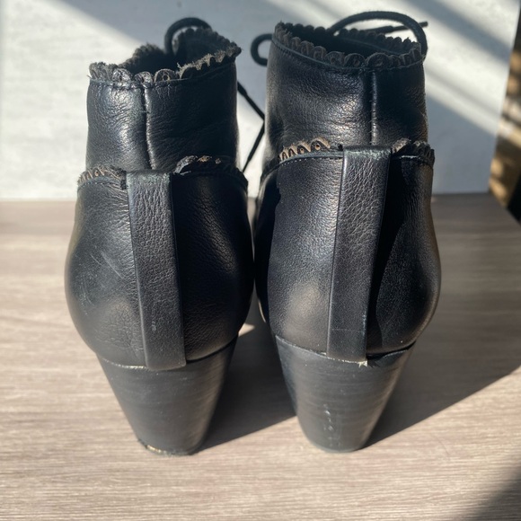 Django & Juliette Black Lace-Up Women's Heeled Booties - Picture 2 of 9